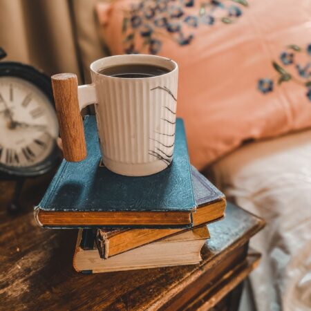 Best Seasonal & Themed Pillows US 2026: Year-Round Decor Guide