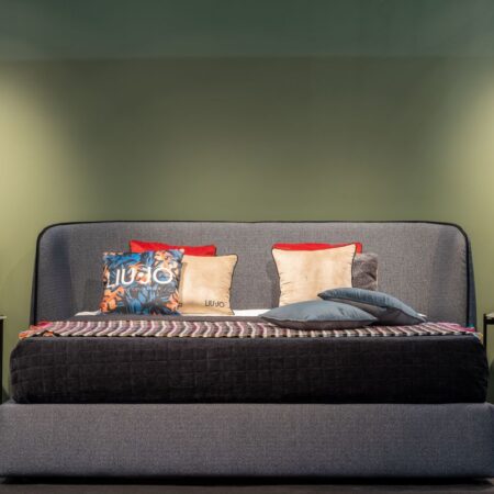 Floor Cushions and Poufs: Types, Sizes, and How to Choose