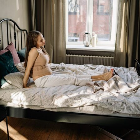 How to Stop Pillows Going Yellow: The Pillow Protector Prevention Guide