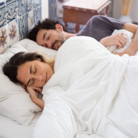 Working from Bed: How a Reading Pillow Makes Laptop Sessions Less Painful