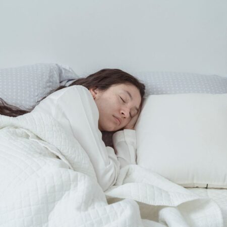 How to Clean Throw Pillows: Washing Covers, Inserts, and Stain Removal